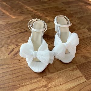 2” Chunky Block Heel with Bow Peep Toe. Size 8, White, Brand New